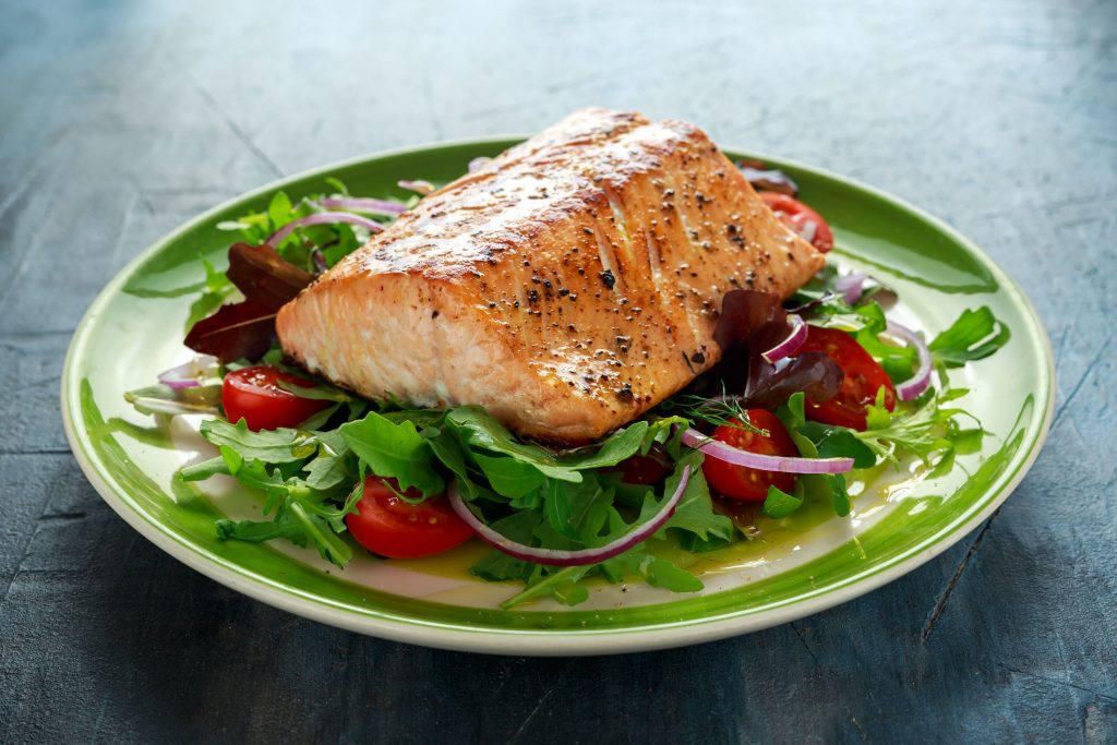 A detailed guide on how to cook salmon in the oven in impressive styles!